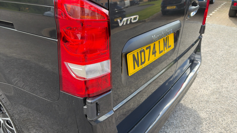 Mercedes-Benz Vito L2 Diesel Rwd 114CDI Pro Van